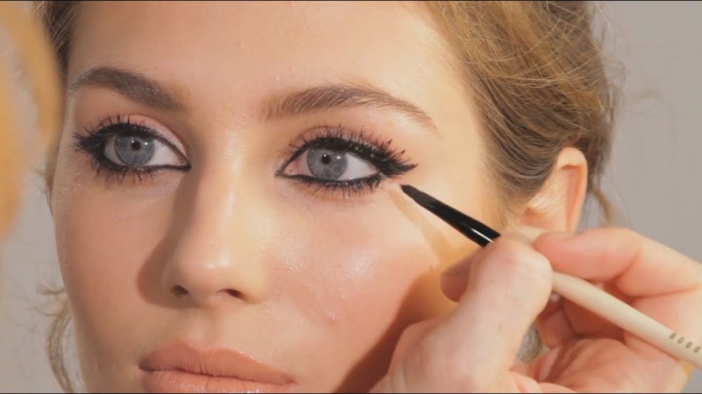 eye cat makeup for blonds